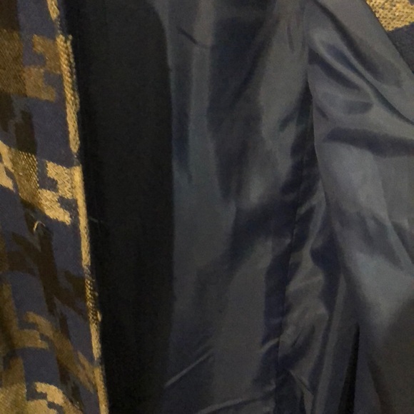 Coat - Picture 3 of 5